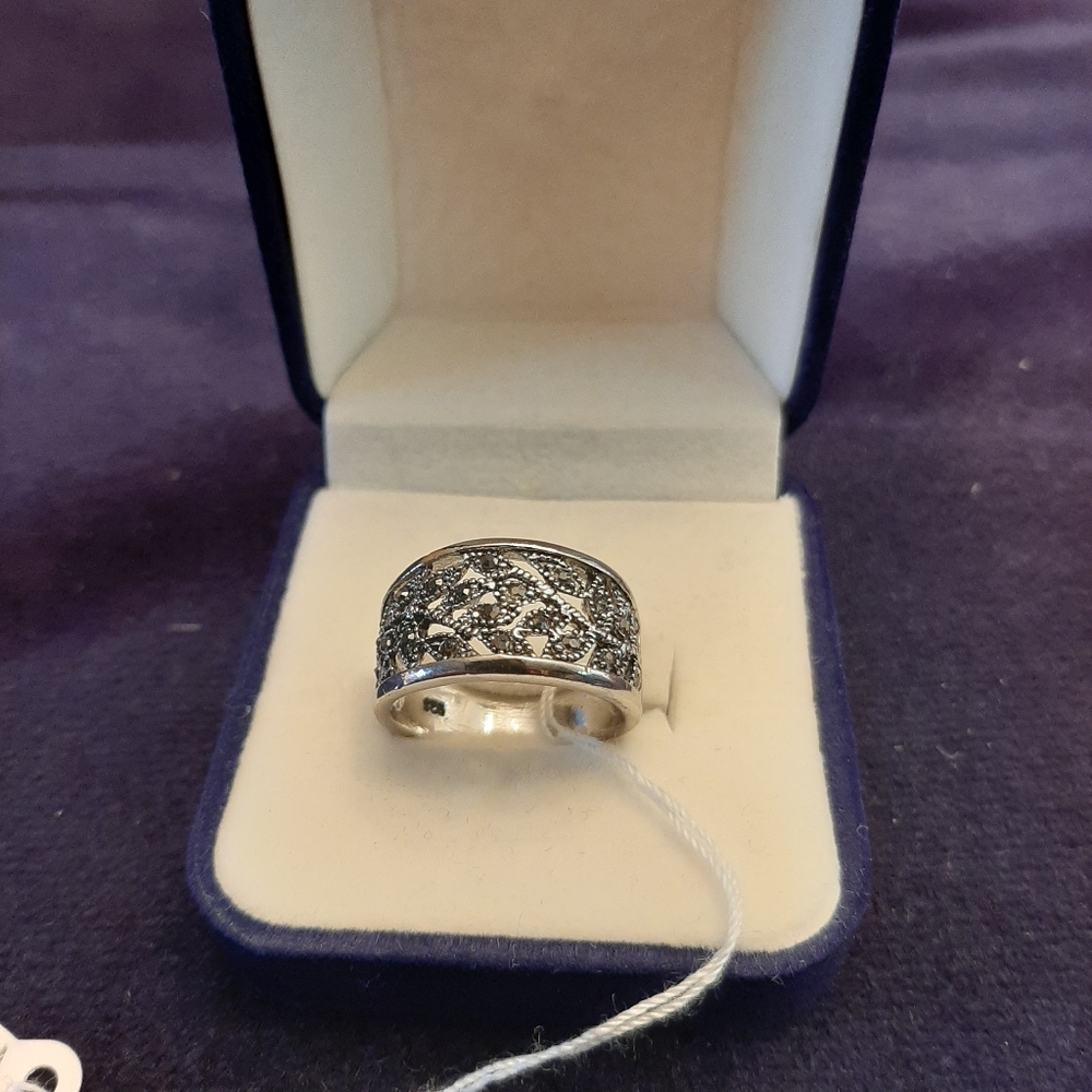 Ladies jewelry